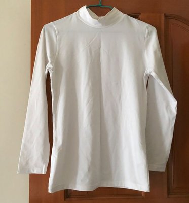 (J17) wiwi 品牌白色立領保暖長袖發熱衣~M 號~99元起標~~