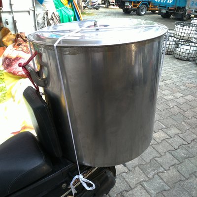 不鏽鋼 超大白鐵桶 超大湯鍋 飲料桶 直徑約62公分 高約61公分(含蓋子)