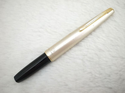 B356 白金 日本製 黑桿短鋼筆 14k 細字尖(7成新)