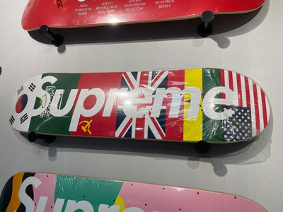 全新帶膜 supreme 滑板 guo旗