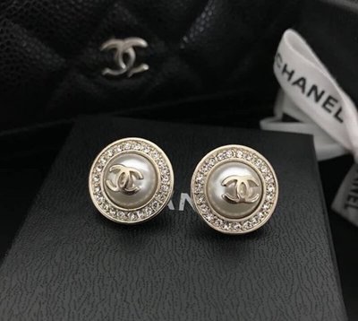Chanel A97958 earrings 珍珠水晶耳環