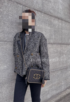 ANTONIA&amp;CO二手名牌 Chanel 新尺寸 18cm 高價皮穿鏈黑金 vanity case