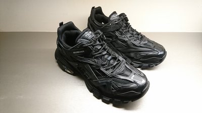 [全新真品代購] BALENCIAGA 全黑 Track 2 休閒鞋 / 老爹鞋 (巴黎世家)