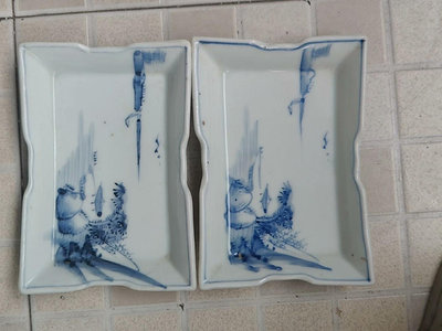 z日本古董青花瓷，明治時期手繪柴燒方形皿，瓷質潤如玉。打包惠出