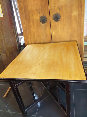 台灣黃檜檜木厚板四方桌
