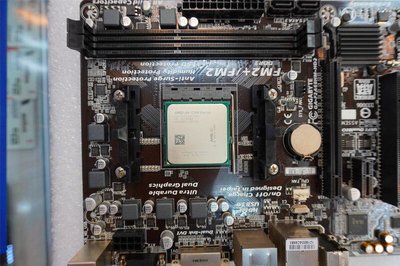 二手良品AMD A4 7300 CPU C236 (不含主機板)