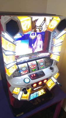 柯先生日本原裝(聖鬥士星矢-女神聖戰第三代2015年slot 斯洛大型電動玩具機台遊戲機(拉霸)娛樂聲光效果讚.遊戲刺激