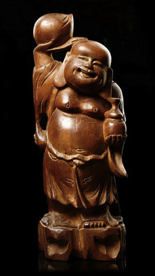 早期越南黃檀彌勒獻壽木雕，7.6 X 18.5 X 5.6公分，重253.8公克。重油質沈已包漿，香味濃郁
