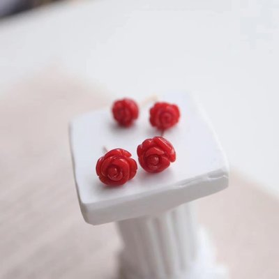 日本熱銷款，#天然紅珊瑚  #3D立體玫瑰花 🌹 耳釘，#G18k金(AU750)鑲嵌