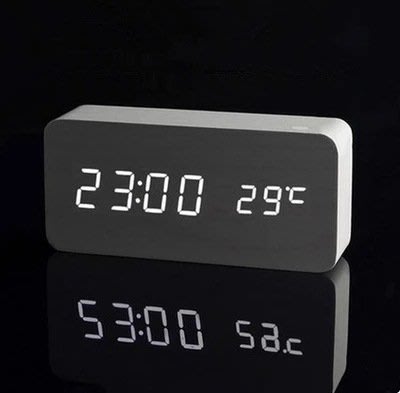 黑木白字 簡約設計風格時鐘 鬧鐘 木質時鐘 簡約時尚 木頭時鐘 木頭鬧鐘 LED鐘 送USB電源插頭