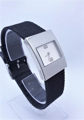 【Jessica潔西卡小舖】正品GUCCI (9400L)白色方型時尚石英女錶