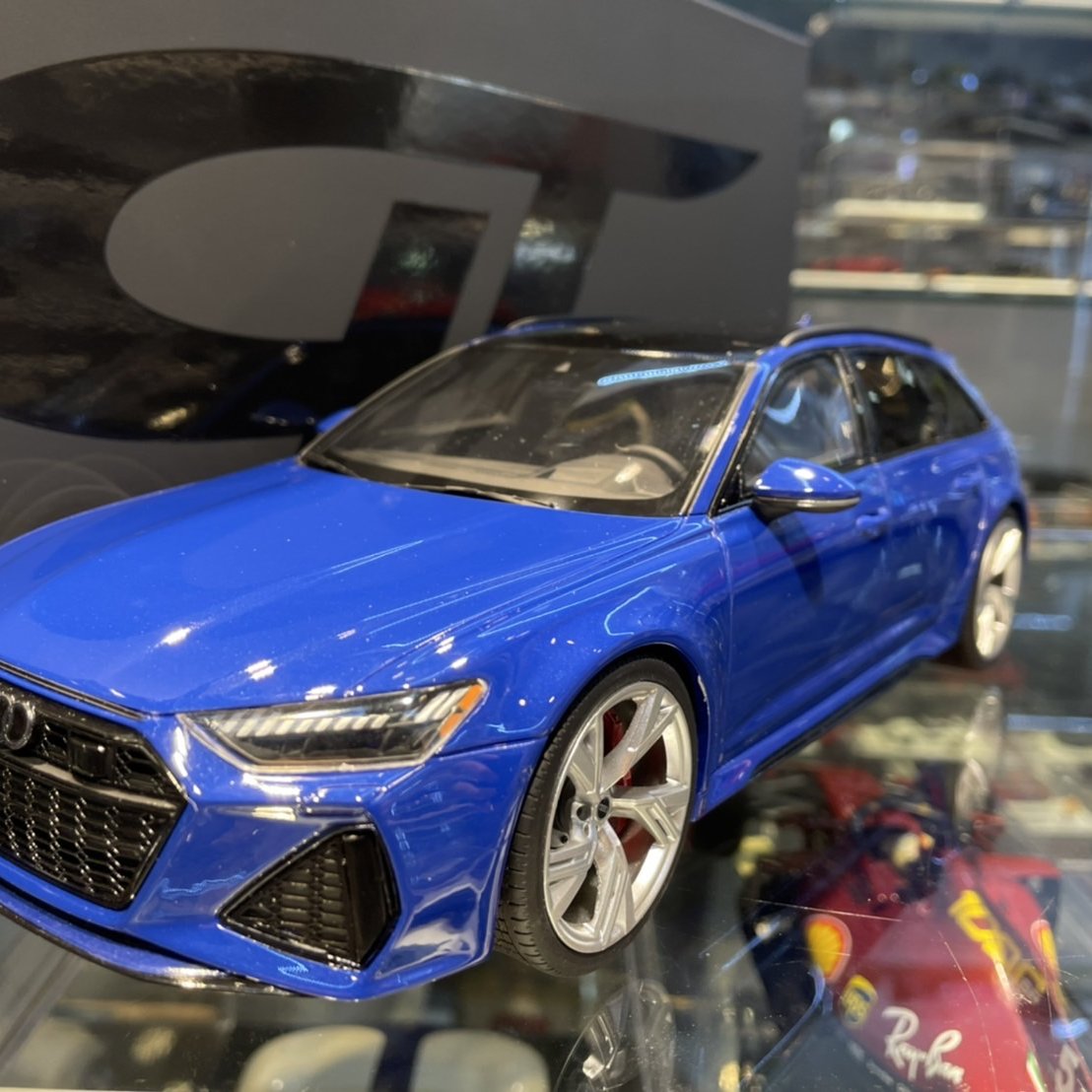 吉華科技@ 1/18 GT SPIRIT GT854 Audi RS 6 (C8) Avant Tribute Blue