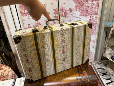 義大利古董織繡布料綠色系手工木製手提箱/置物箱