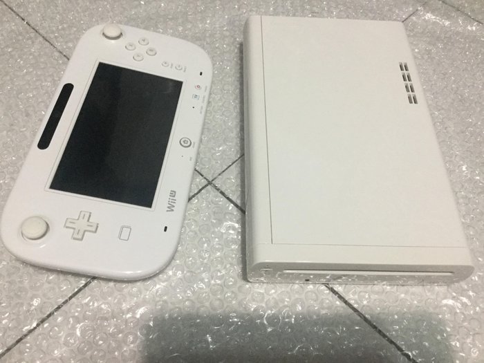 Switch入手前一台 任天堂wii U日版原廠主機 功能正常 Cp值超高 基本版 加碼贈送原版遊戲光碟 隨機 Yahoo奇摩拍賣