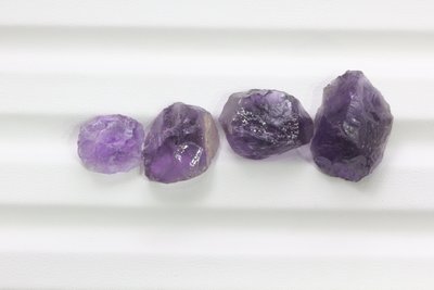 天然紫水晶原礦81.57ct 巴西賣場內有黃水晶 海藍寶 紅寶石 紫黃晶 藍寶石 蛋白石 紅石榴石 碧璽 鋯石