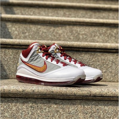【正品】Nike  LeBron 7 QS “MVP” 白紅 金扣 運動 籃球 休閒 CZ8915-100潮鞋