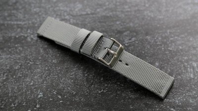 20mm 22mm雙錶圈軍錶必備直身 灰色純尼龍製錶帶,不鏽鋼製錶扣,可替代同規格原廠錶帶seiko 5