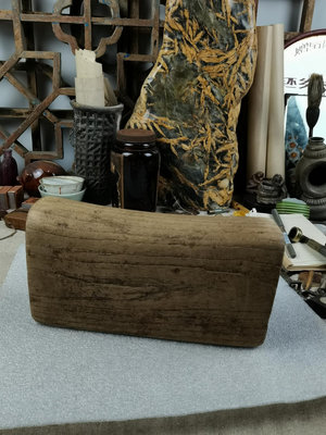老木枕，老木頭枕頭，木質老枕頭，清代，木質不詳，形制古拙簡潔4801