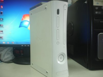 【電腦零件補給站】Xbox 360遊戲主機 120G 150W 原廠手把2支 HDMI傳輸線 不寄送 請自取