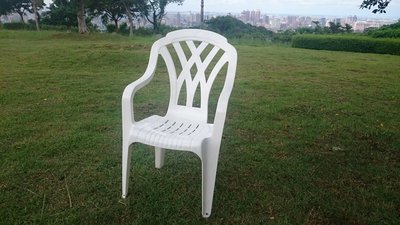 [兄弟牌休閒傢俱]高背塑膠椅4張/件(高背設計，椅腳底附止滑墊),白色塑膠椅台灣製造!