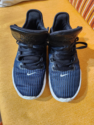 Nike籃球鞋8.5