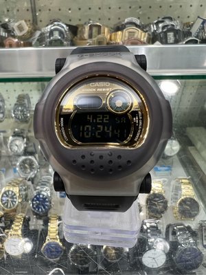 【金台鐘錶】CASIO卡西歐G-SHOCK 膠囊硬殼 (金屬及樹脂兩種錶圈) 智慧藍牙連結 G-B001MVB-8