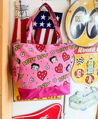 (I LOVE樂多) 日本進口 經典千變萬化性感貝蒂 BETTY 粉色 托特包 側背包 附有小包包
