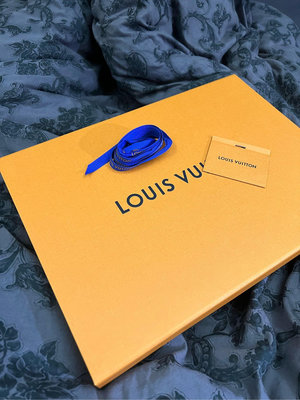 LV 禮物盒及紙袋 適合圍巾 絲巾商品 含緞帶、禮物卡