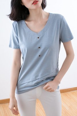 【8635】EZZ【滿額折+折扣碼】實拍新款＆時尚韓味 鈕釦拼接素色短袖「T-Shirt」名韓