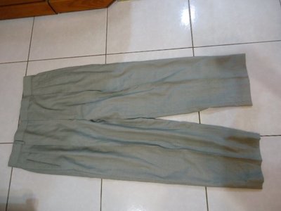PEBBLES 淡灰綠色細格紋40%羊毛,薄型打折西裝長褲 Size:88,少穿近全新,清倉大拍賣