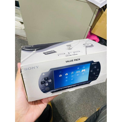 索尼 Sony PSP 1007K 黑 盒裝 有兩片遊戲 附耳機 還有一個電池 掌上型遊戲機