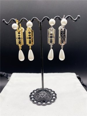 現貨熱銷-Vivienne Westwood 朋克新款金色銀色刀片吊水滴珍珠耳環