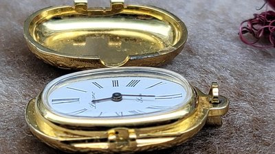 歐洲古董 Swiss 懷錶 非常優美 故障 殼也是 如圖