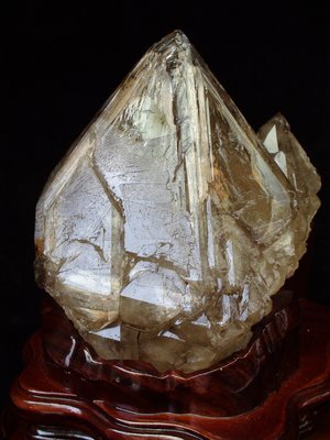 ~shalin-crystal~巴西鱷魚骨幹水晶~4.196公斤~完整度高~除穢聚氣~化煞聚財~值得珍藏!