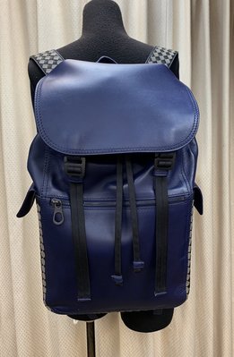 Bottega Veneta 非常好看的深藍色皮編後背包