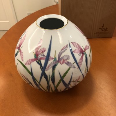 日本製香蘭社(KORANSHA) 春蘭絵図花瓶（木盒裝） | Yahoo奇摩拍賣