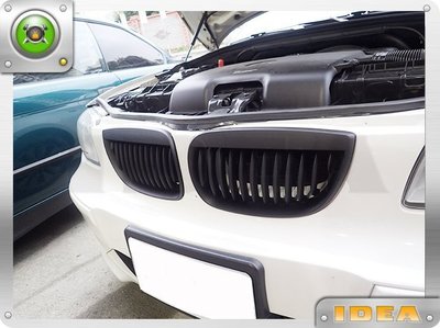 泰山美研社 E1814 96-03 BMW E39 520 525 528 M5式樣 消光黑 平光黑 水箱罩