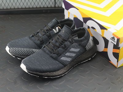 Adidas Pure Boost GO“全黑三杠白”慢跑休閒鞋BB7804