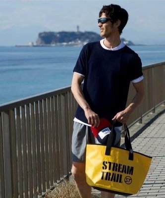 日本StreamTrail戶外防水包 肩背方型托特包Blow.方便簡潔.出門購物的好幫手.可以當購物包 活力黃