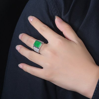熱銷 寧寧歐美8克拉仿天然祖母綠霸氣男士開口戒指 18k仿鉆石彩寶指環