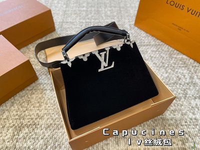 【二手包包】LV新款手提包tCapucinest絲絨上身效果超好  t炒雞無敵顯氣質t尺寸：27 18NO39013