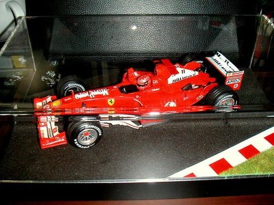 Ferrari F2004菸商版F1賽車M.Schumacher麥克舒馬克/車神紀念車，附場景透明防塵盒