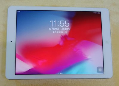 Apple iPad Air二手 銀色外觀九成新9.7吋 螢幕 平板電腦  WiFi上網16GBROM台灣公司貨使用功能正常已過原廠保固期