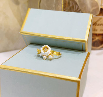 Leann代購~Les Nereides 法國永恒玫瑰系列 白玫瑰枝花朵珍珠 戒指
