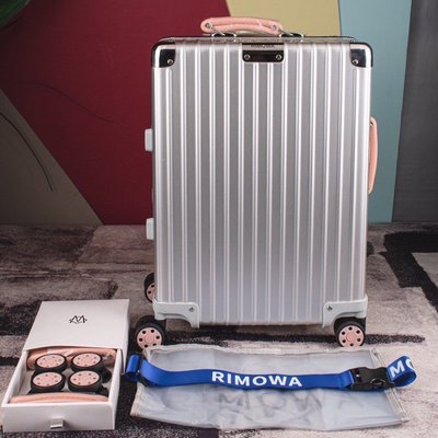 【二手】Rimowa2020年新款旅行箱 行李箱17