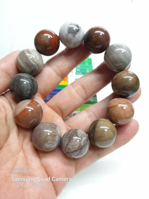 柒零陸晶品//天然帶玉化彩色木化石(樹玉)20mm豪邁霸氣大手串.手珠(A823)重量約:135g