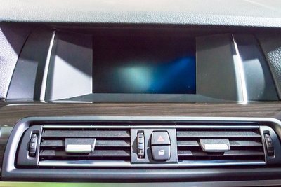 BMW 寶馬 5系列 原廠 小改款螢幕邊框 小螢幕顯示框裝飾條 F10/ 520 523 530 535