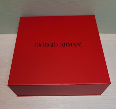 【巴黎淑女】 Giorgio Armani GA 亞曼尼 專櫃紅色小紙盒/上掀式硬紙板材質/磁扣/附紙袋/送禮大方