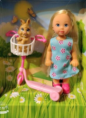 小禎ㄟ雜貨 公司貨 莉卡幼稚園小朋友 芭比妹妹 寵物篇 小凱莉與兔兔寶貝滑板車組  可以穿mimi 小咪咪 美紀的衣服