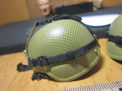 PJ1特警部門 DAM飛虎隊1/6精緻沙色格紋頭盔一頂(附軟墊+鏡座頭帶)
